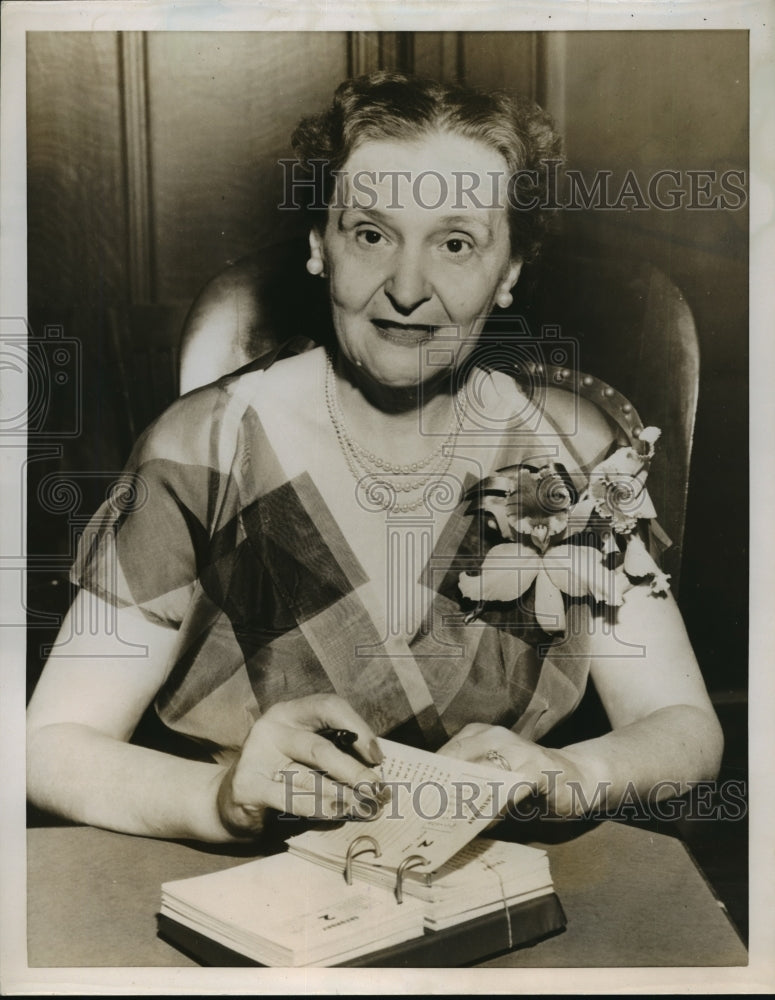 1952 Press Photo New York Mrs Margaret daly Campbell Comptroller in NYC-Historic Images