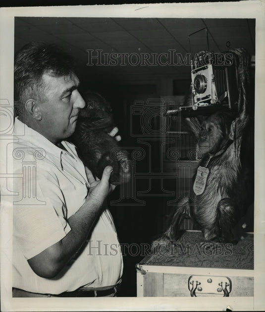 1949 New York Pancho the chimp takes picture of Eric NYC-Historic Images