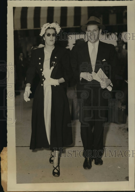 1948 Press Photo NEW YORK ATTEND BELMONT OPENING NYC - neny19792-Historic Images