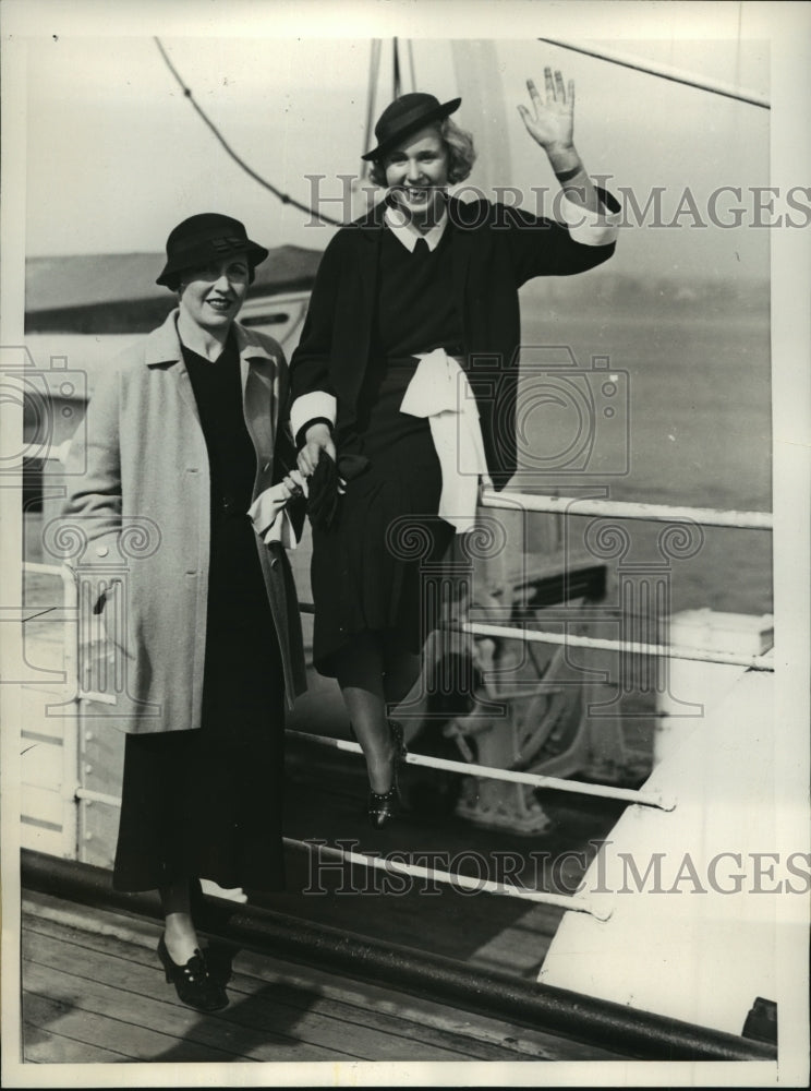 1934 Press Photo New York Irma Routh &amp; Daughter Virginia aboard SS Paris NYC-Historic Images