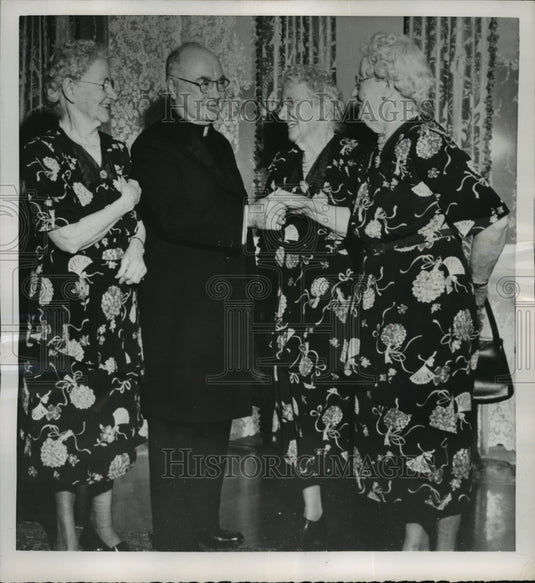 1952 Press Photo New York Francis Cardinal Spellman & Coughlin Sisters NYC-Historic Images