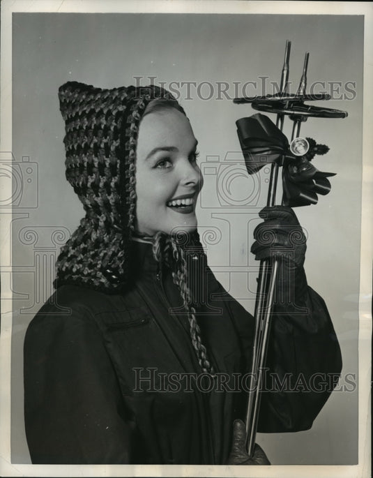 1950 New York Convertible hood for Winter wear shown at NYC-Historic Images
