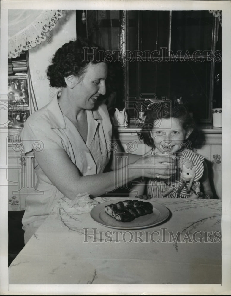 1947 Press Photo New York Paulette Zlotogorski,French Orphan arrived in New York - Historic Images