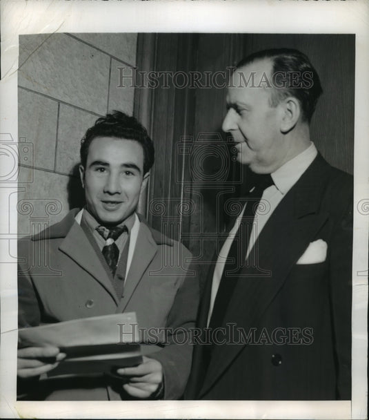 1950 Press Photo New York Cosmio Li Greci Italian Stowaway gets Passage Home NYC - Historic Images