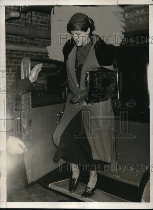1932 Press Photo NEW YORK ARRIVING TO TESTIFY AT TRIAL OF FORMER LOVER NYC-Historic Images