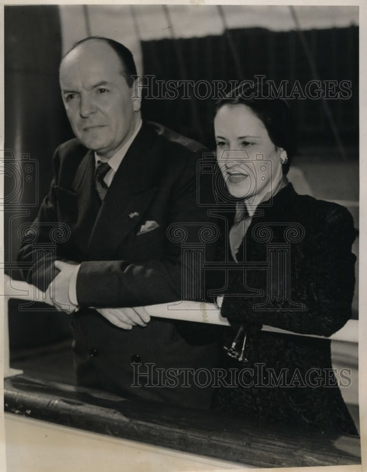1940 Press Photo New York Capt Charles Brouse & wife Catherine in NYC - Historic Images