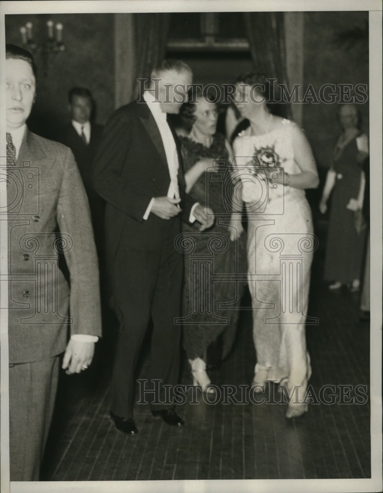 1933 Press Photo NEW YORK FIRST LADY ATTENDS TESTIMONIAL DINNER NYC - Historic Images