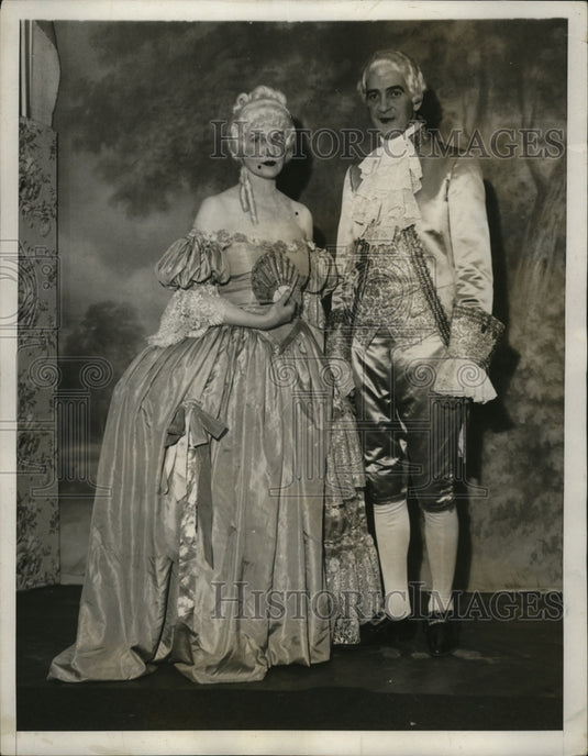 1932 Press Photo New York Mr. & Mrs. Harry Watts Beaux Arts Ball NYC - neny22213-Historic Images
