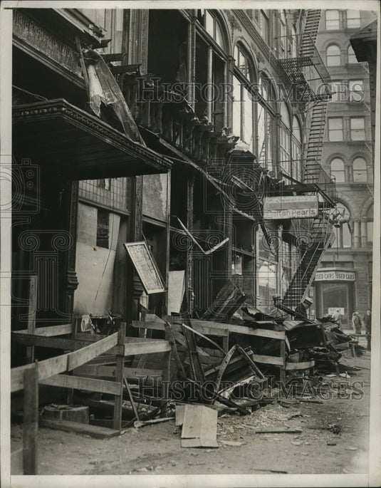 1932 Press Photo New York Fire at Ballroom at Belford Ave & Fulton St. NYC - Historic Images