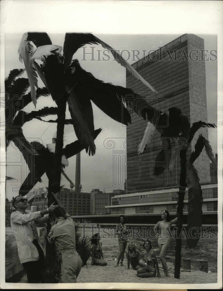 1957 New York Pied Island Bathing Beauties Pass United Nations NYC-Historic Images