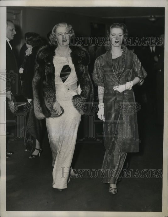 1934 Press Photo New York Socialites Mrs Stevenson Scott and Marie Scott NYC - Historic Images