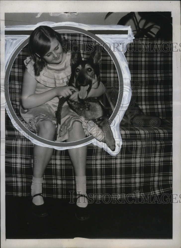 1935 Press Photo New York Pearl Meyer &amp; dog Lady hero animal in NYC - neny22742-Historic Images