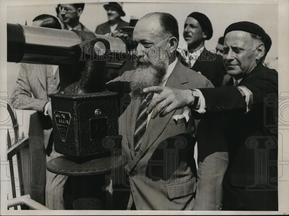 1933 Press Photo New York Major Jean Caldagues &amp; pilot George Rifflard NYC - Historic Images