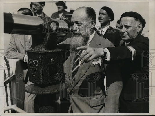 1933 Press Photo New York Major Jean Caldagues & pilot George Rifflard NYC - Historic Images