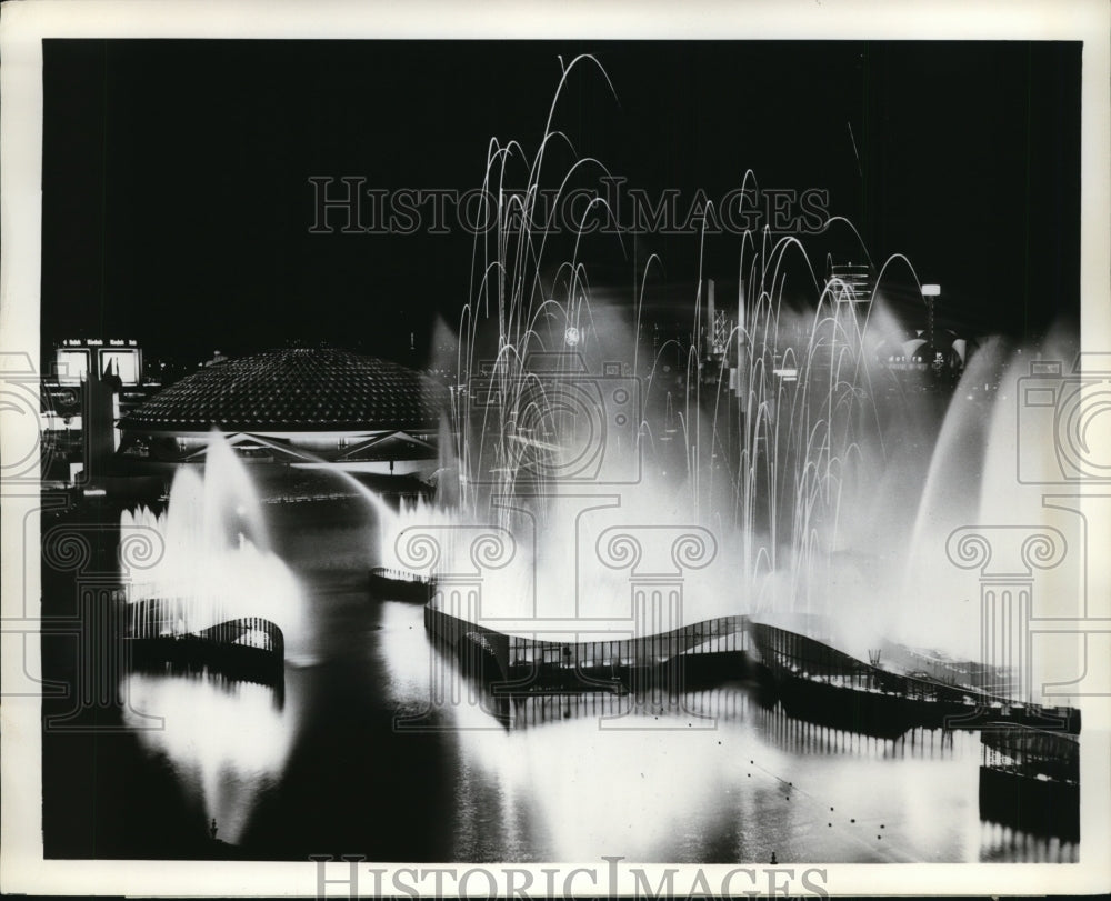 1964 Press Photo New York Fireworks and Fountains at the New York World&#39;s Fair-Historic Images