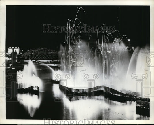 1964 Press Photo New York Fireworks and Fountains at the New York World's Fair-Historic Images