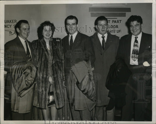 1948 Press Photo New York Claire Johnson & others at hearing in Manhattan NYC-Historic Images