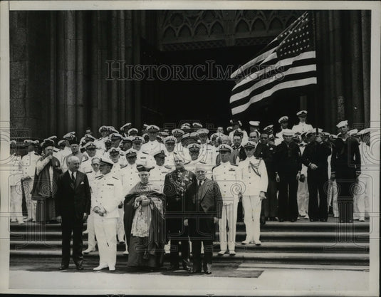 1934 Press Photo New York Sailors and Officers of U.S Fleet at St.Patrick's NYC. - Historic Images