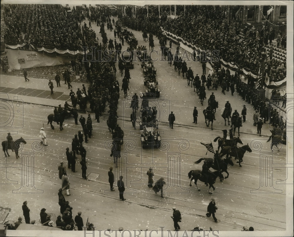 1928 New  York Brewer Flyers parade leaving City Hall to 5th Ave NYC-Historic Images