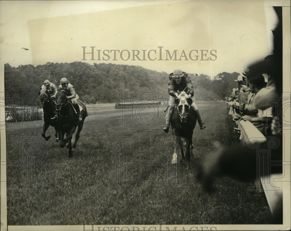 1934 Press Photo NEW YORK LADIES RIDE HORSES AT UNITED HUNTS MEET NYC - Historic Images