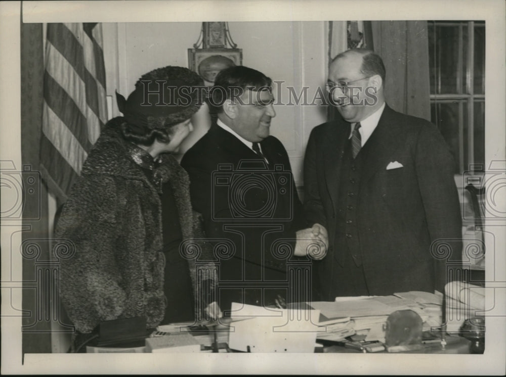 1937 Press Photo New York Mayor Fiorello La Guardia re-appoints Justice Perlman - Historic Images