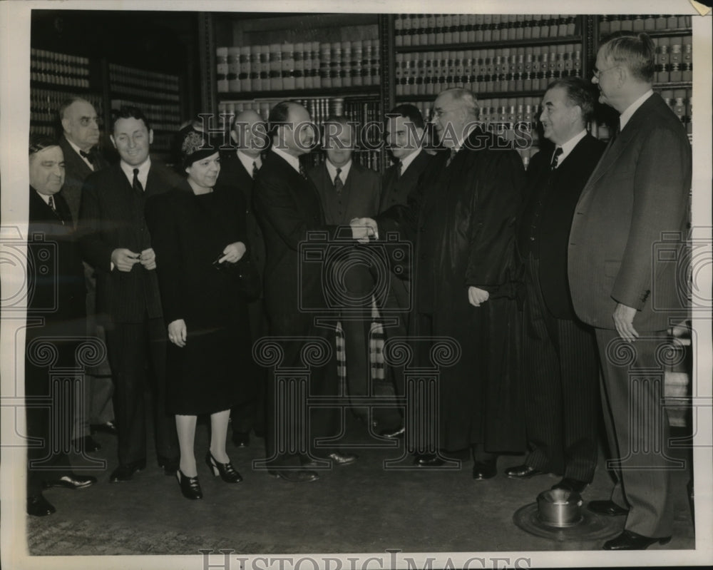 1938 Press Photo New York Mayor LaGuardia Congratulating The New Justice NYC - Historic Images