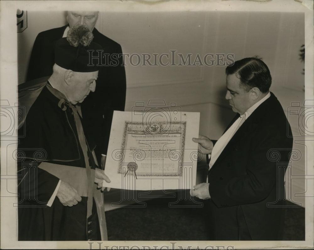 1939 Press Photo New York Mayor F.H. La Guardia and Monsignor LaVelle NYC-Historic Images