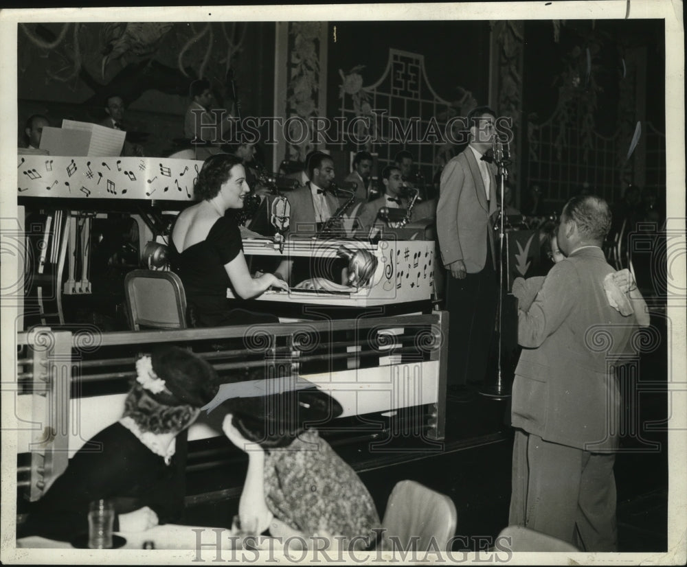 1938 Press Photo New York Ramona and Her Men of Music Perform NYC - Historic Images