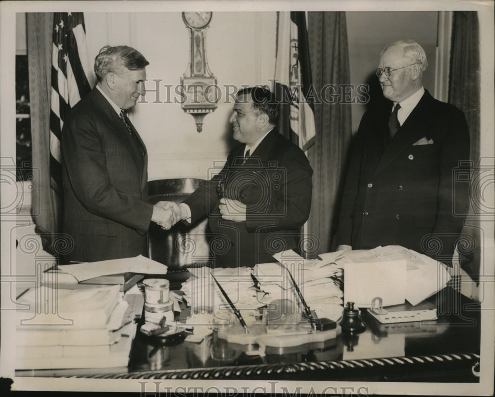 1936 Press Photo New York Mayor LaGuardia Swears in William F Carey NYC - Historic Images