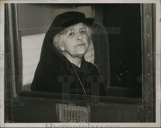 1938 Press Photo New York Mrs. Edward M. House Takes Train to Huston Texas NYC - Historic Images