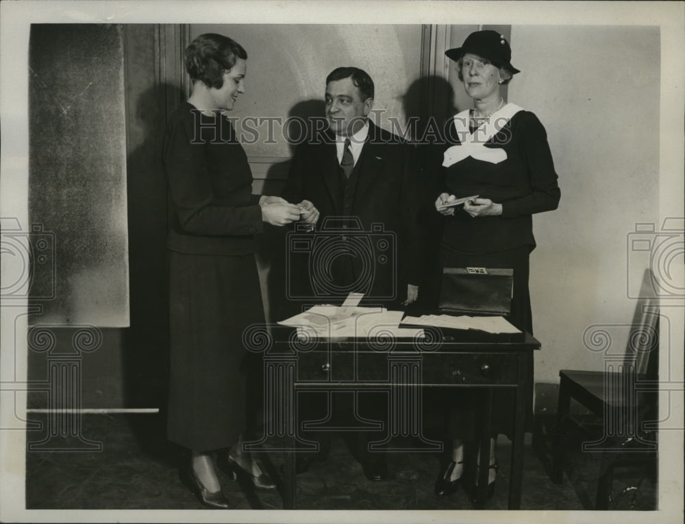 1933 Press Photo New Fiorello H. La Guardia at Fusion Headquarters in N.Y.C - Historic Images