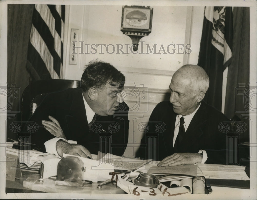 1937 Press Photo New York Mayor F. H. LaGuardia and Henry Cullan NYC - Historic Images