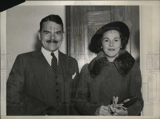 1938 Press Photo New York DA Thomas E Dewey & wife arrive in NYC - neny25415-Historic Images