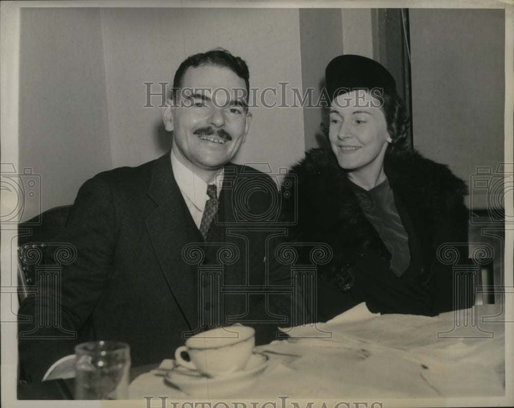 1938 Press Photo New York Thomas Dewey and wife after conceding defeat NYC-Historic Images