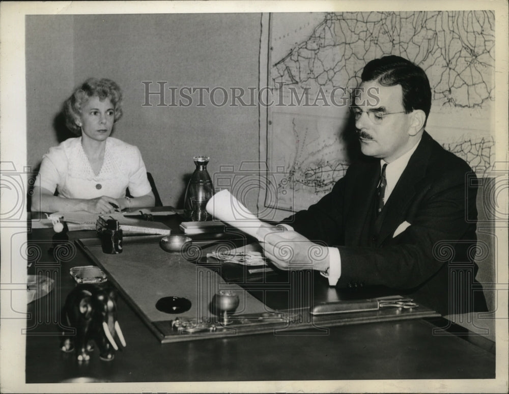 1944 Press Photo New York Gov.Thomas E. Dewey at the State Capitol in Albany NYC - Historic Images
