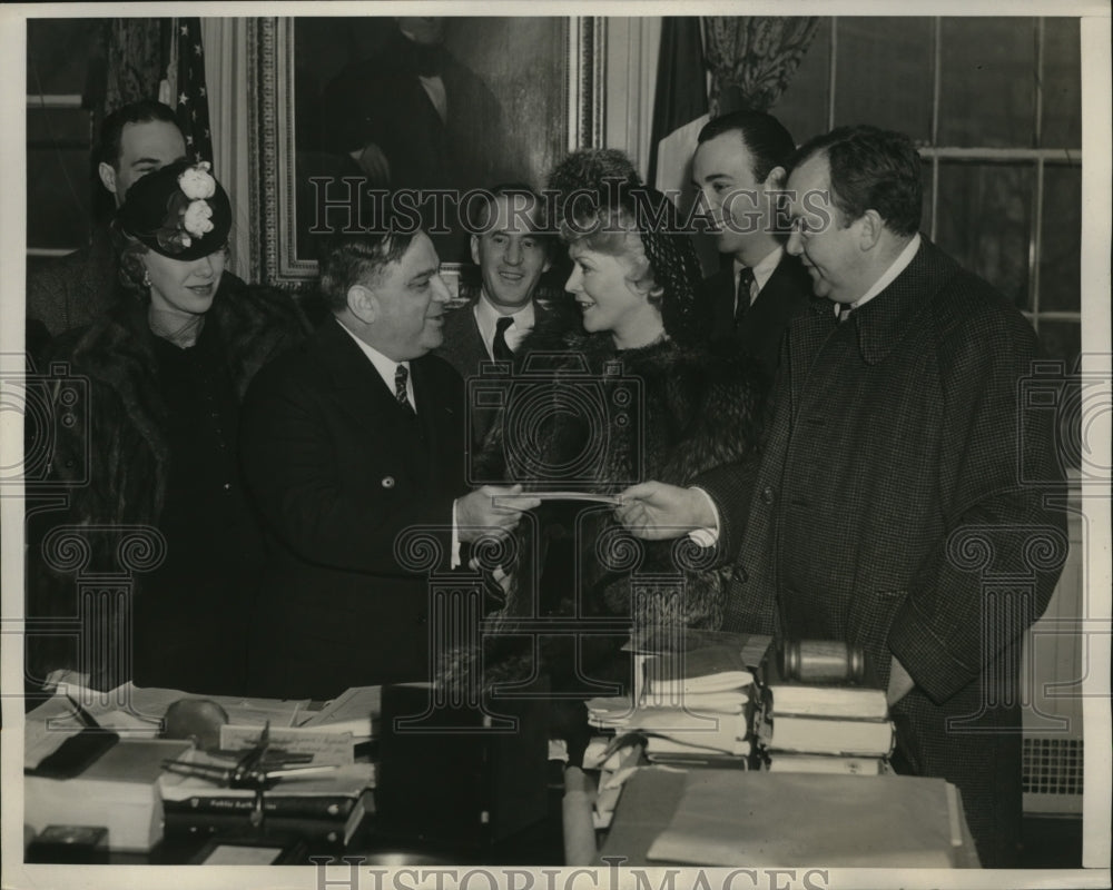 1940 New York Mayor F.H. La Guardia presented with ticket NYC-Historic Images