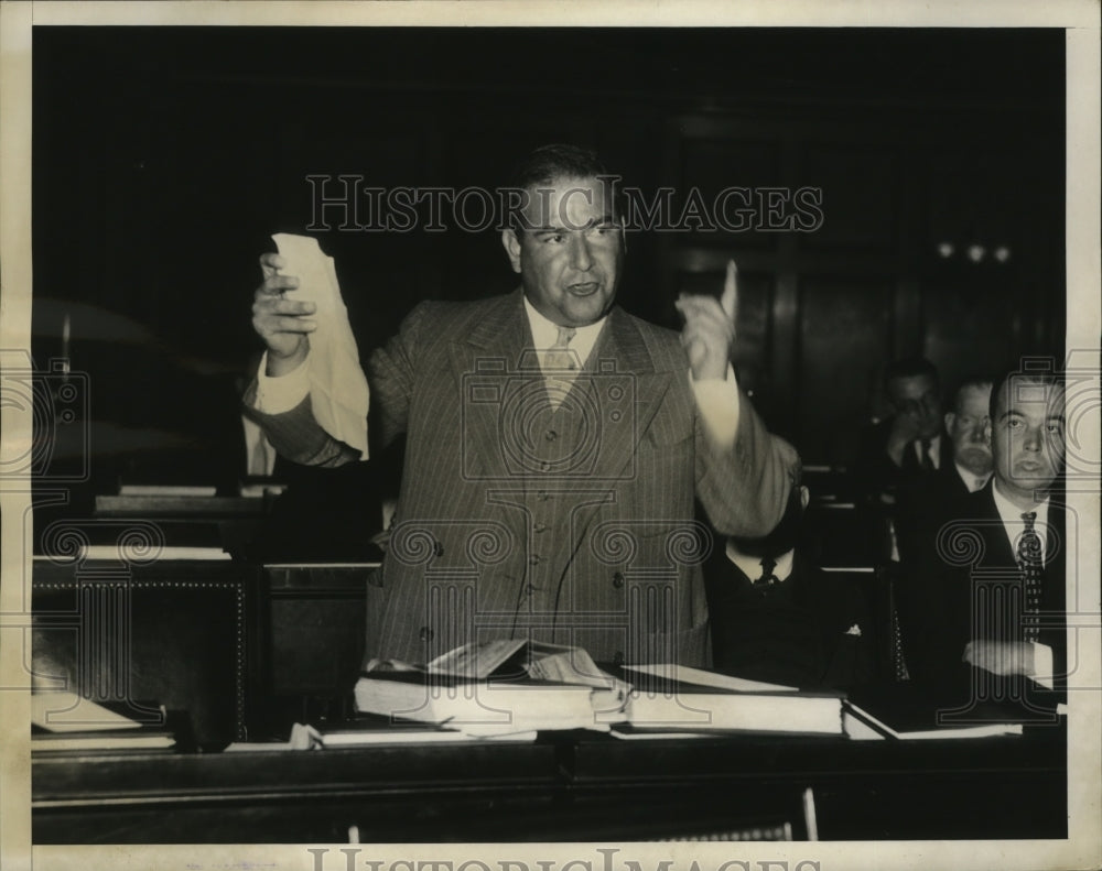 1934 Press Photo New York Walter Hart Addresses Board of Alderman NYC - Historic Images