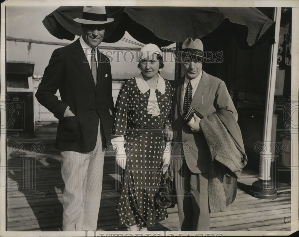 1933 Press Photo New YorkBruno Zibado, Mr &amp; Mrs B Molinari arrive in NYC - Historic Images