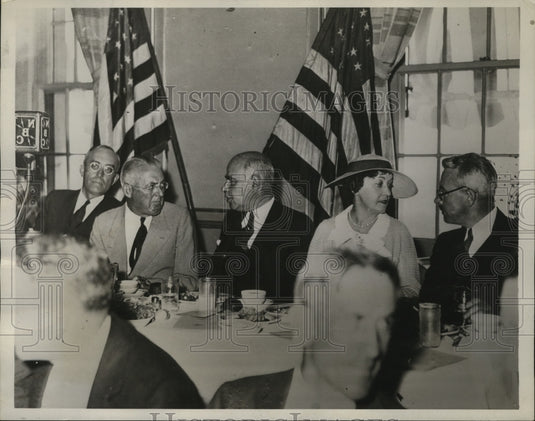 1934 Press Photo New York Governor Host to 500 In "Drink Milk" Drive NYC - Historic Images
