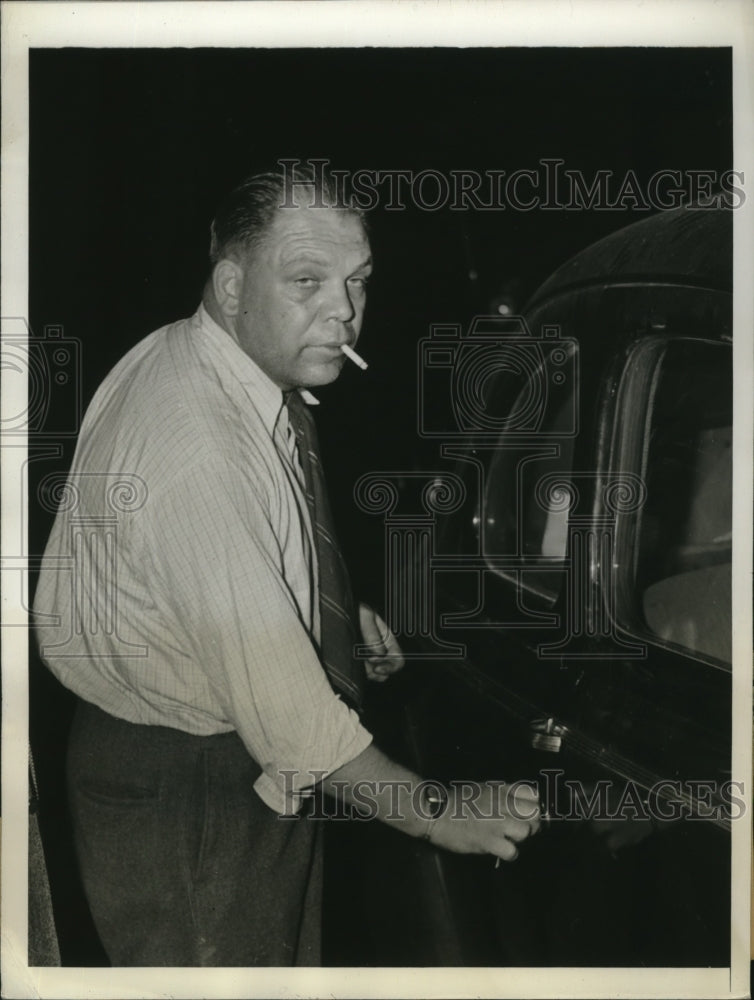 1941 Press Photo New York Capt. Arthur J.Hoffman found wife and sister slain NYC - Historic Images