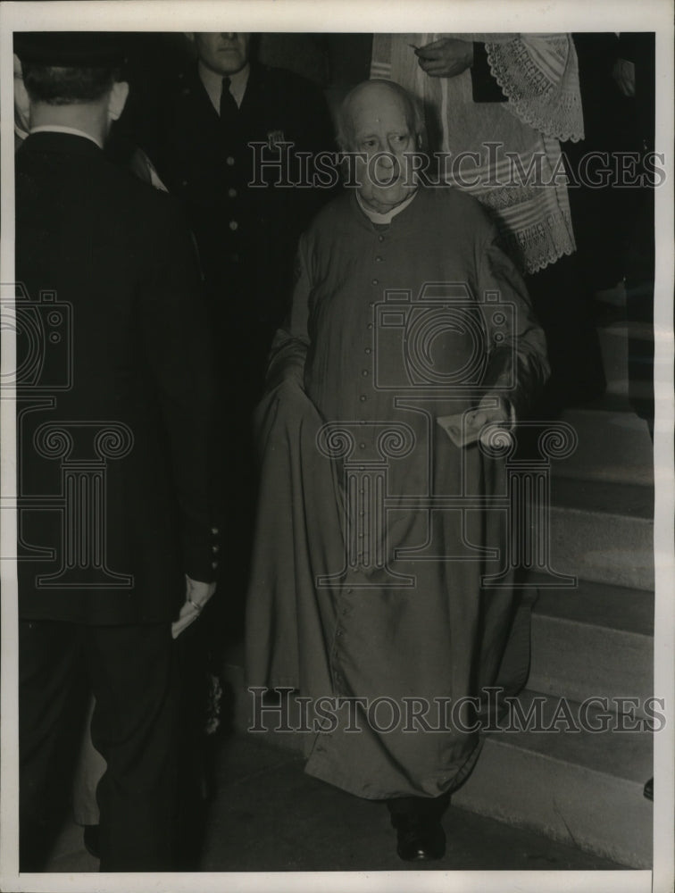 1938 Press Photo New York Msgr. Micheal J.Lavelle leave Cardinal Hayes home NYC-Historic Images