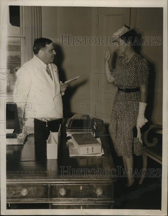 1939 Press Photo New York Sworn in as Member of Board of Higher Education NYC - Historic Images