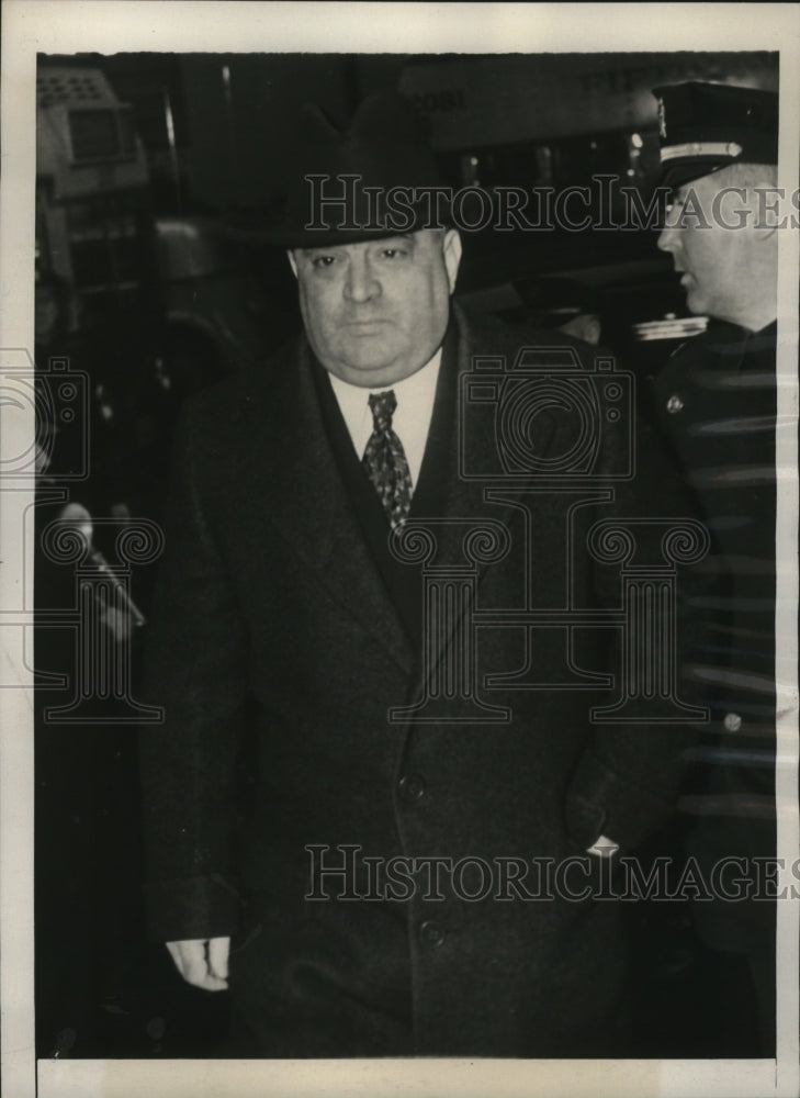 1939 Press Photo New York Mayor LaGuardia Arrive At St. Patrick Cathedral NYC - Historic Images