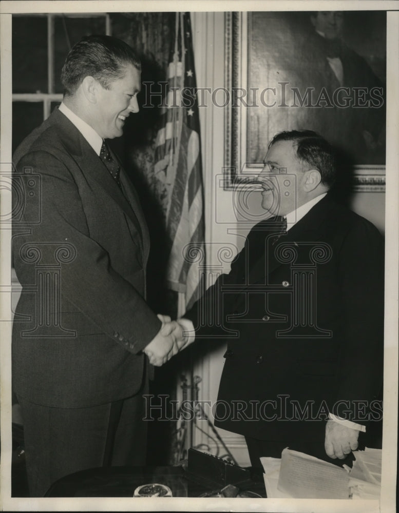 1940 Press Photo New York Gene Tunney &amp; Mayor FH LaGuarrdia of NYC - Historic Images