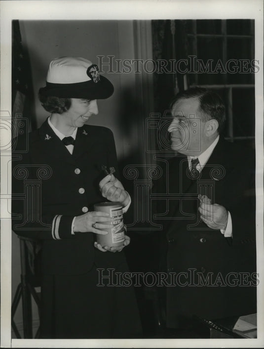 1942 Press Photo New York Mayor FH LaGuardia & Lt jg Grace Cheney in NYC-Historic Images