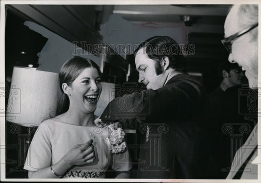 1971 Judy Schwomeyer & James Sladky, US Gold Ice Dancing Champs - Historic Images