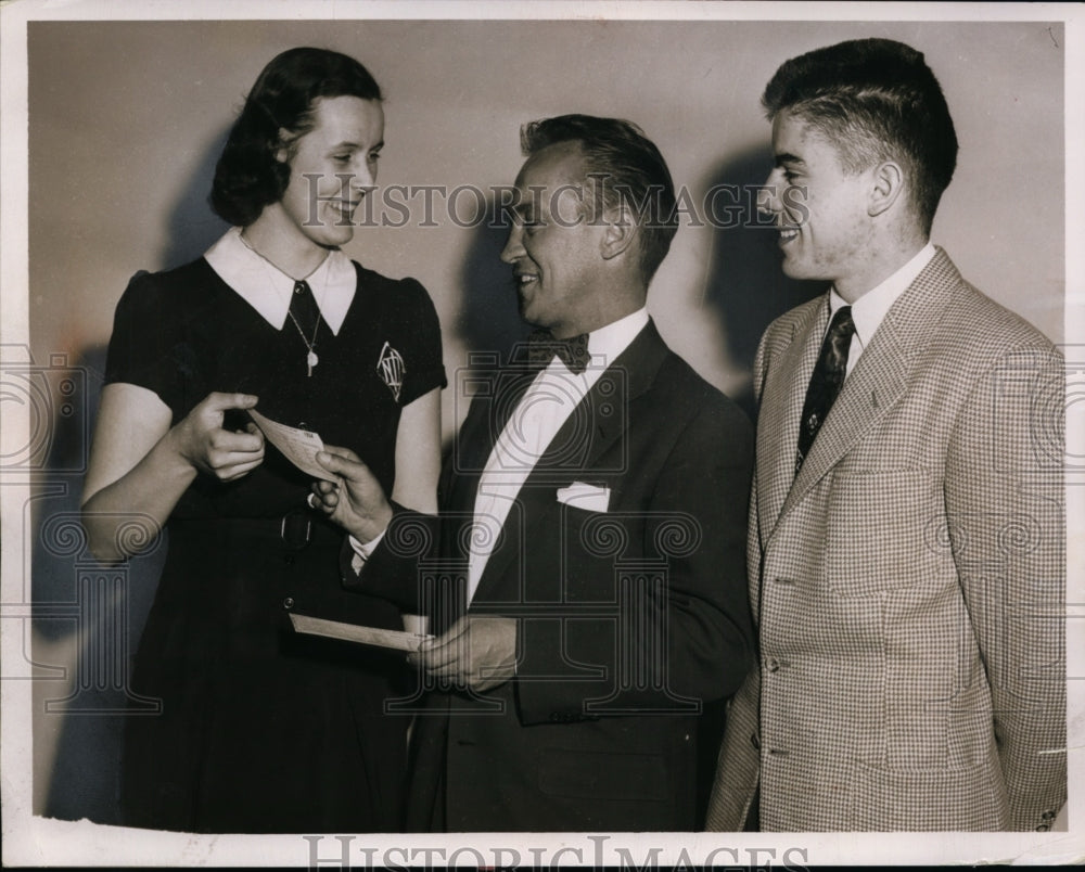 1955 Press Photo Thomas Unik awards Traffic Safety Contest winners - neo00240 - Historic Images