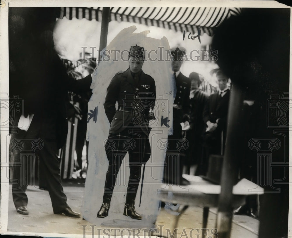 1927 Prince of Wales under pavilion on the wharf in Quebec-Historic Images