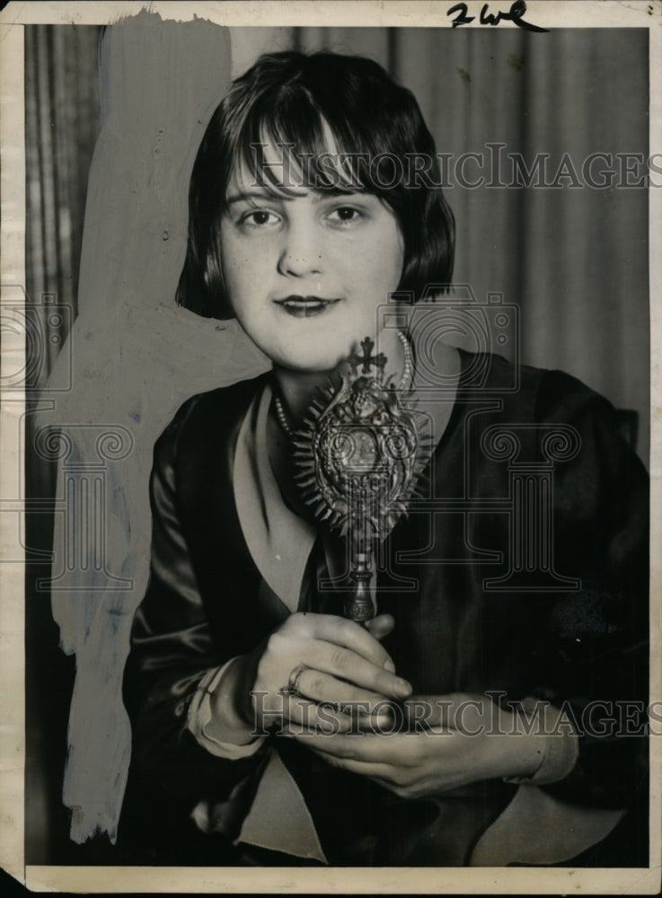 1927 Press Photo Theresa Moser with Monstrance of Jesus Christ Crucifixion Cross-Historic Images