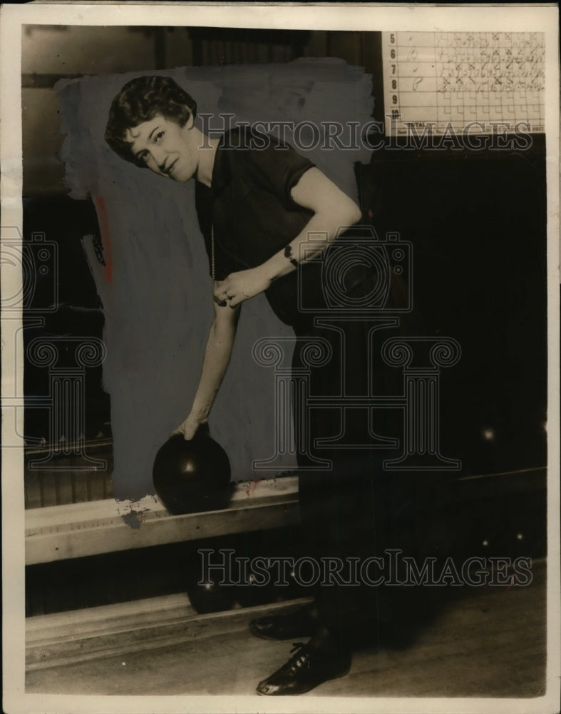 1925 Press Photo Mrs. Thomas Reichert, Bowler of Seattle, Washington - neo00626 - Historic Images